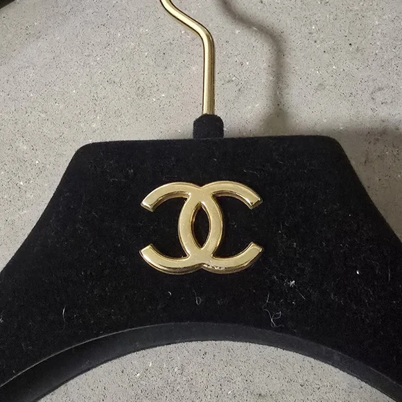 Set of 2 CHANEL Hangers - Picture 2 of 3